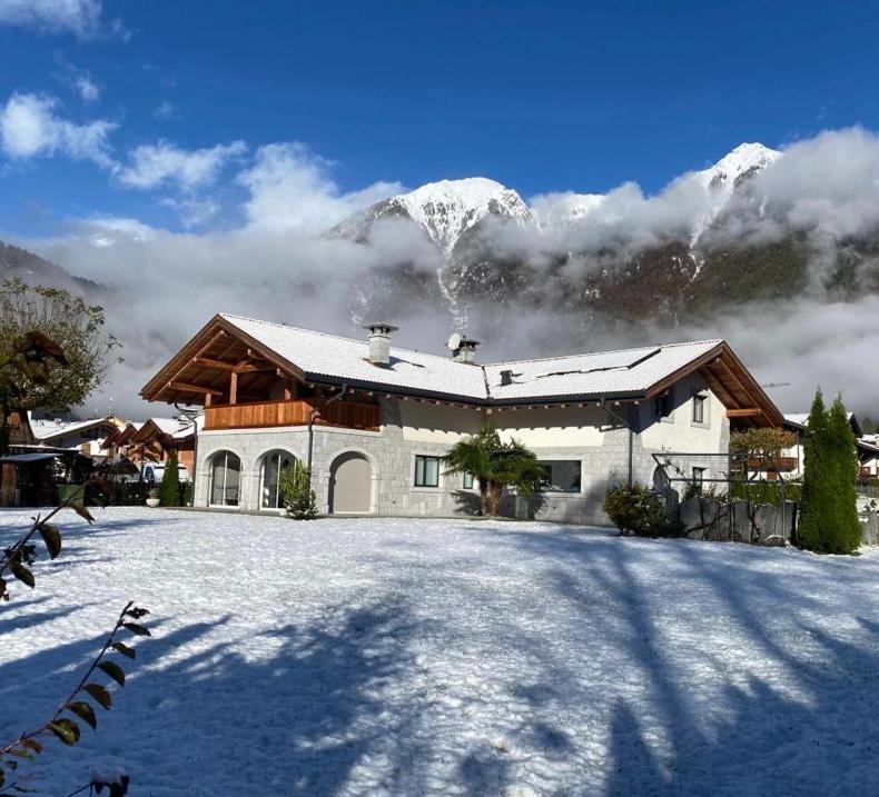 B&B Casa Il Sasso Pinzolo Esterno foto